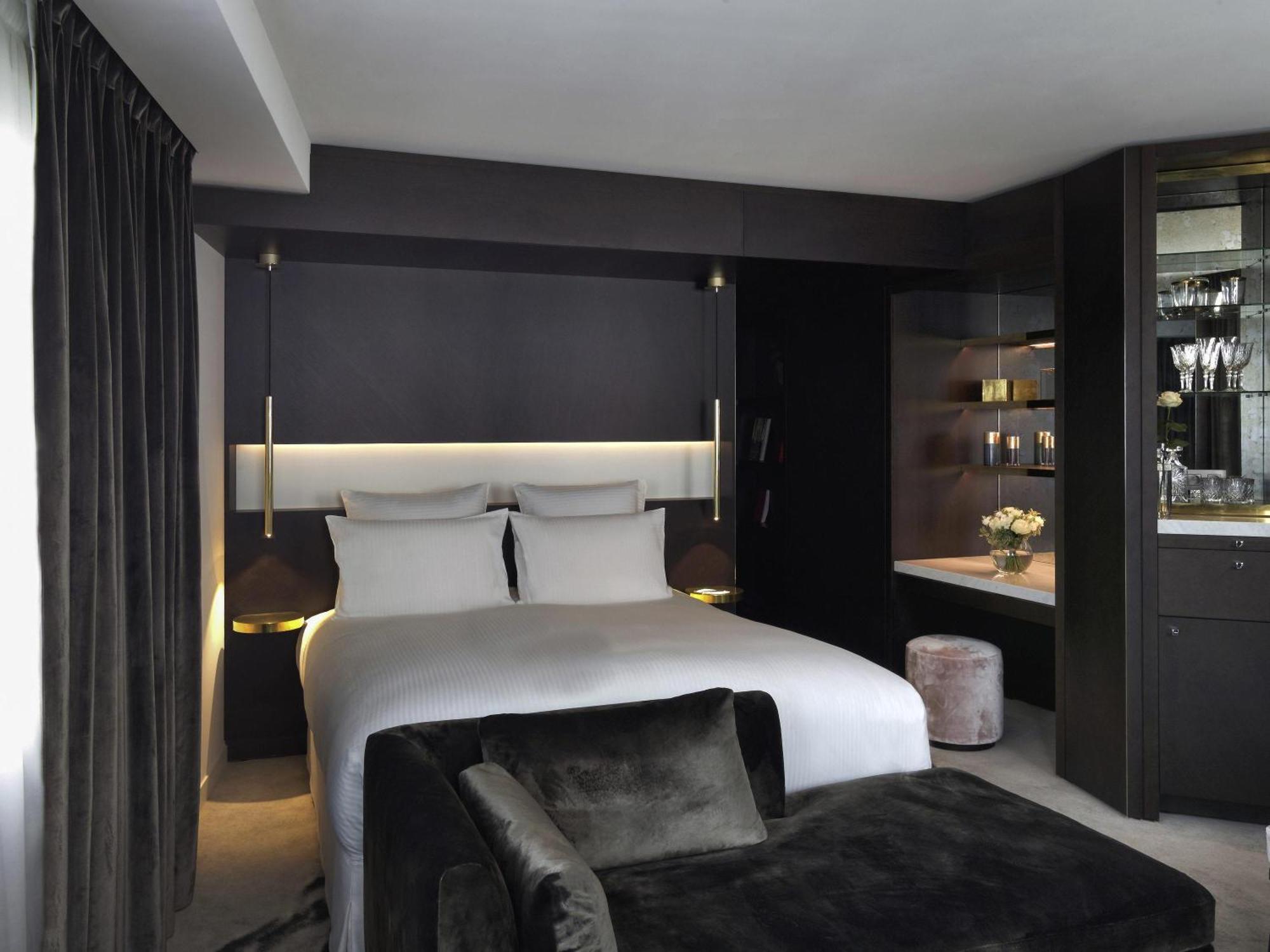 Signature Suite